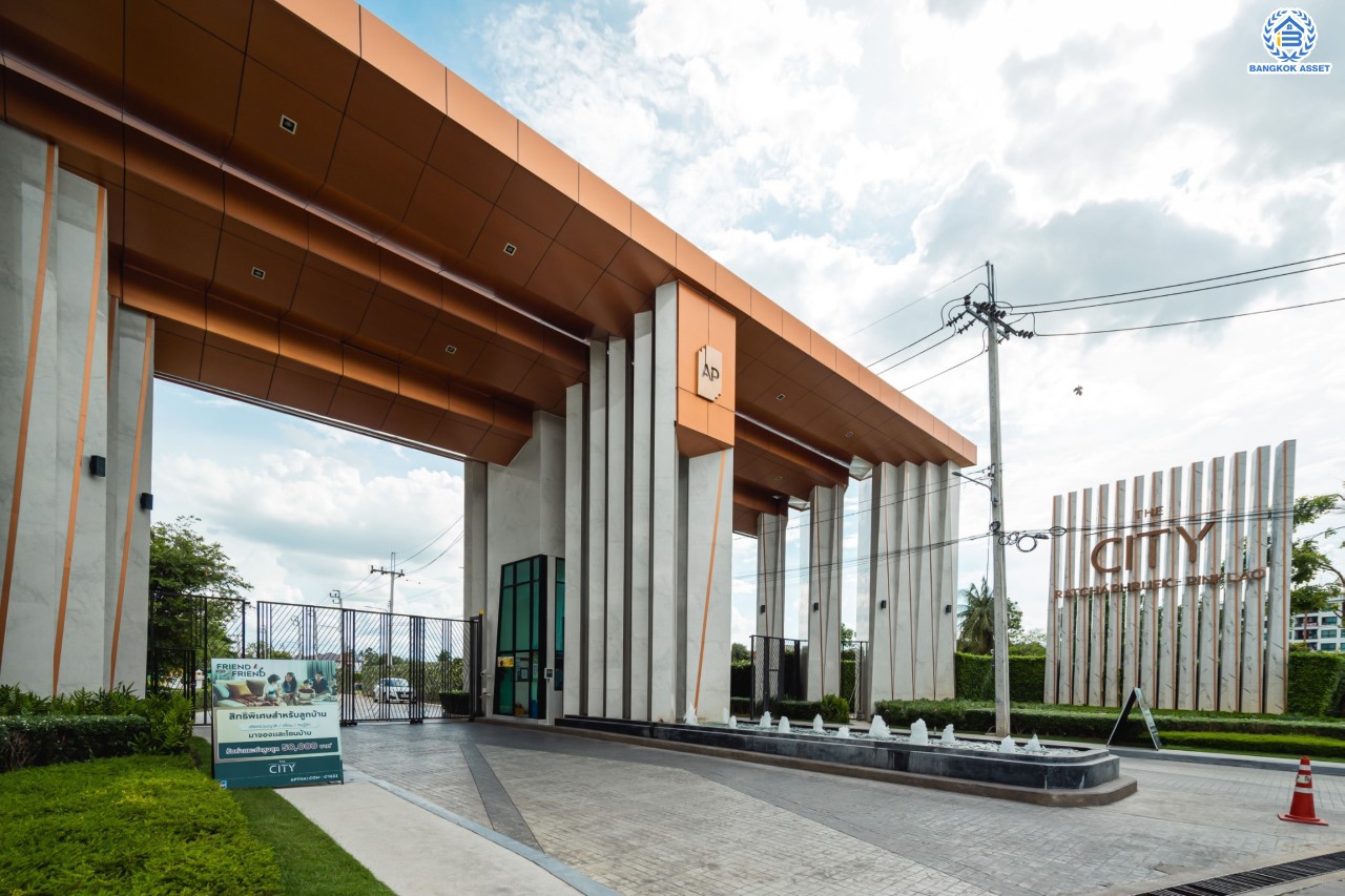 บ้านมือสองตกแต่งใหม่ ม.เดอะซิตี้ ราชพฤกษ์-ปิ่นเกล้า หลังมุม เนื้อที่ 71.8 ตร.ว. ดีไซน์ตอบทุกไลฟ์สไตล์ ฟังก์ชัน 3 ห้องนอน 5 ห้องน้ำ 1 ห้องอเนกประสงค์ 1 ห้องแม่บ้าน จอดรถได้ 2 คัน บนทำเลติดถนนใหญ่ เชื่อมต่อทุกเส้นทาง ใกล้รถไฟฟ้าสายสีม่วง "สถานีบางรักใหญ่" และจุดขึ้นทางด่วน "ศรีรัช"